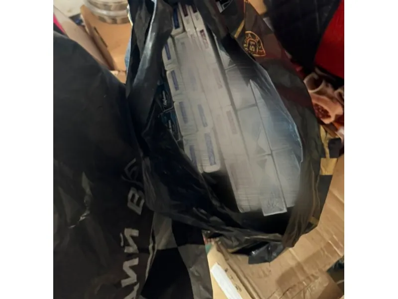 Control la Bazar și în Șcheia: amenzi de 71.000 de lei, mărci și țigarete ridicate