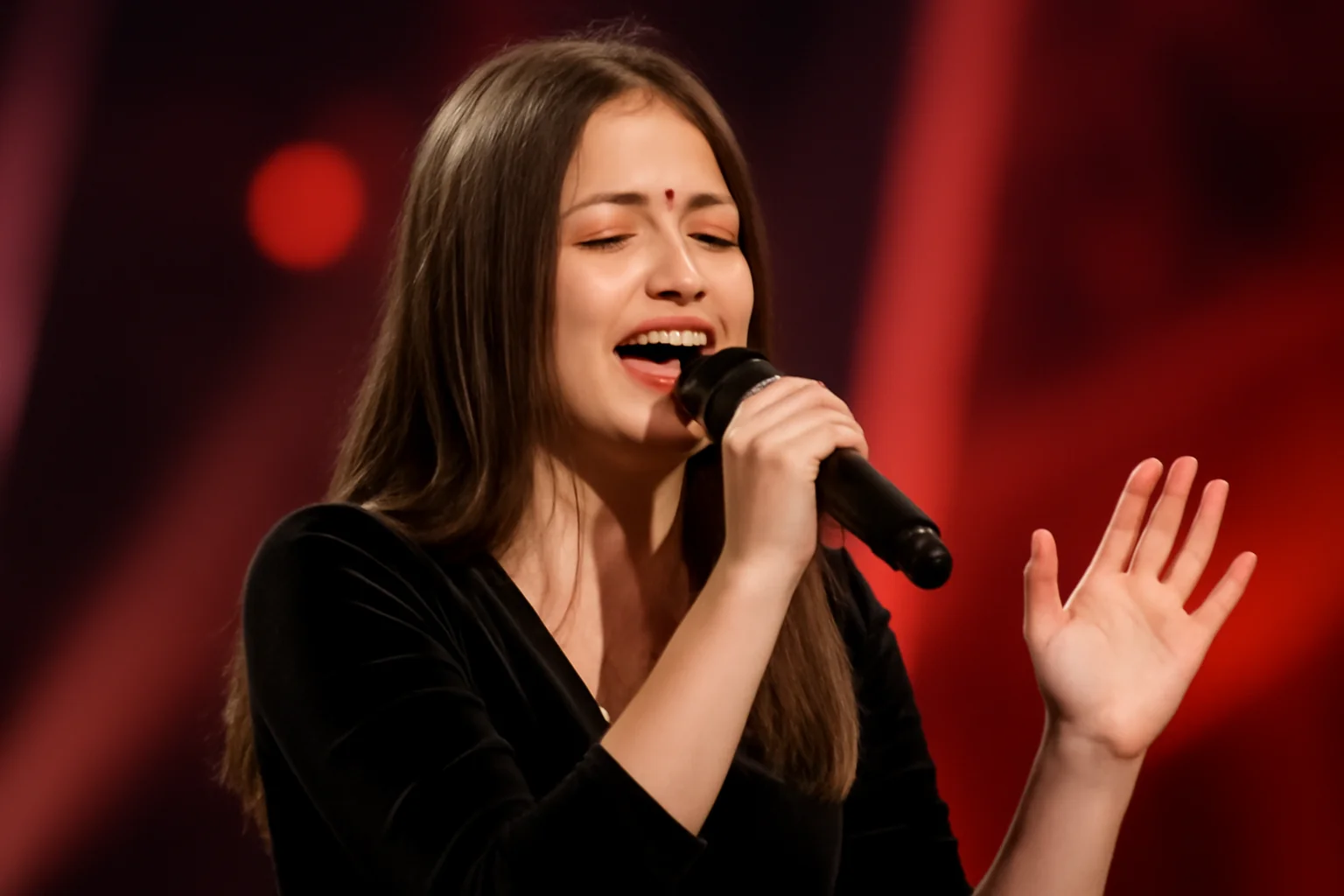 Suceveanca Alessia Pop impresionează în primul live la Vocea României și se califică în semifinale (foto)